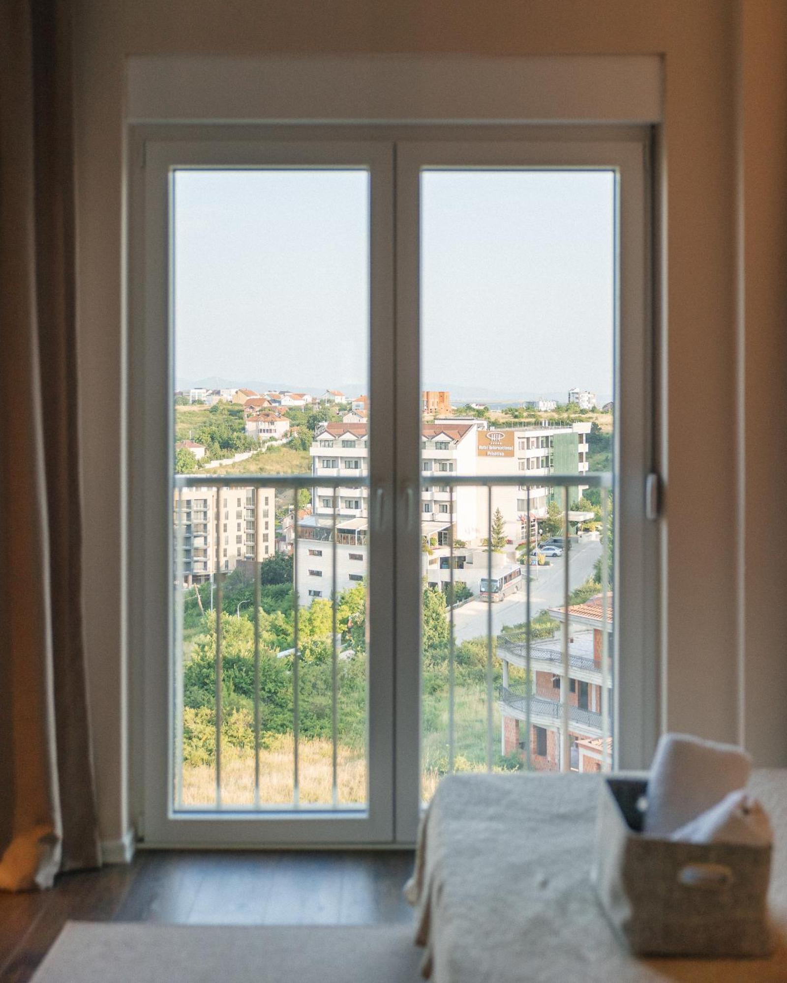 Etern Apart Hotel Priştine Dış mekan fotoğraf