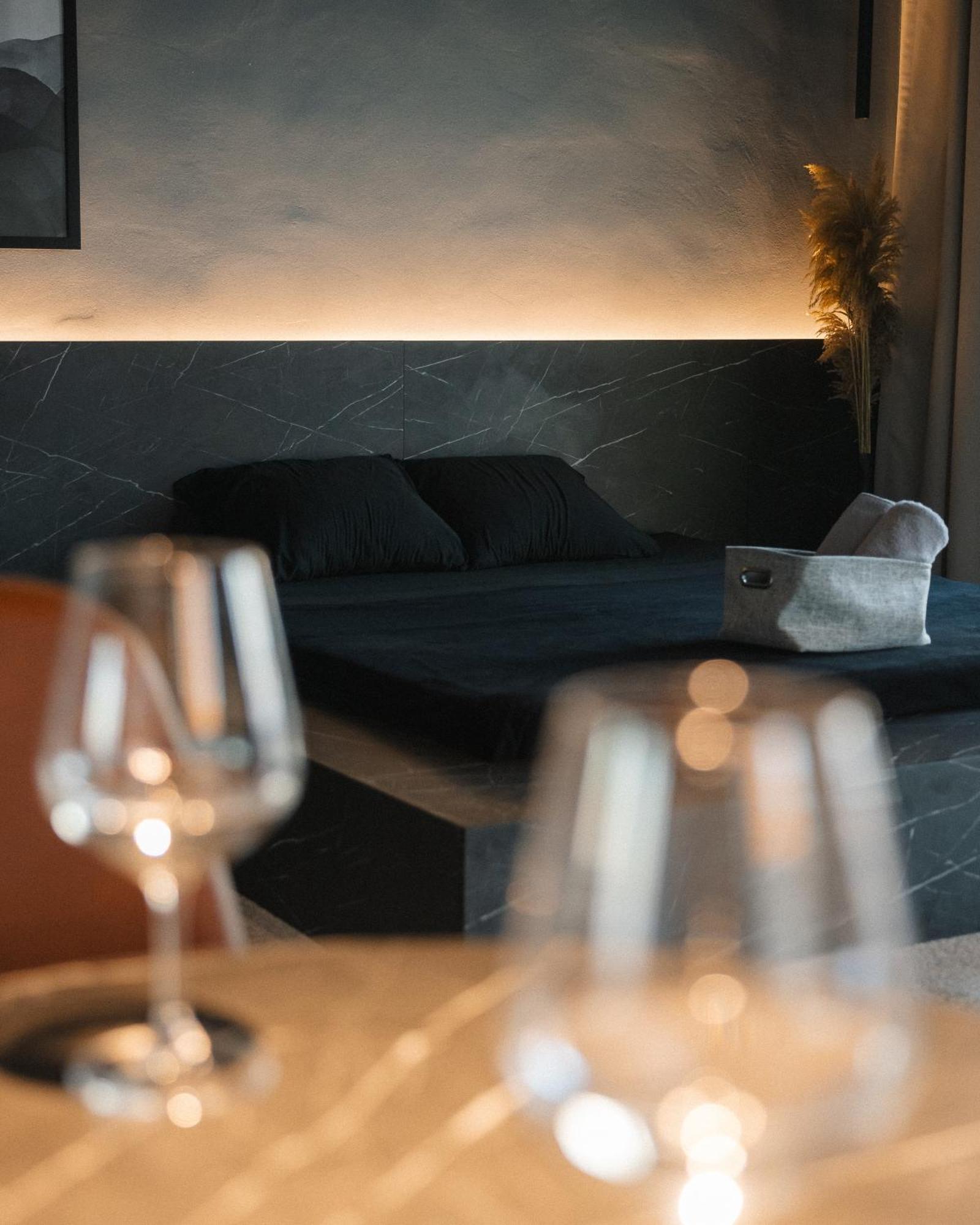 Etern Apart Hotel Priştine Dış mekan fotoğraf