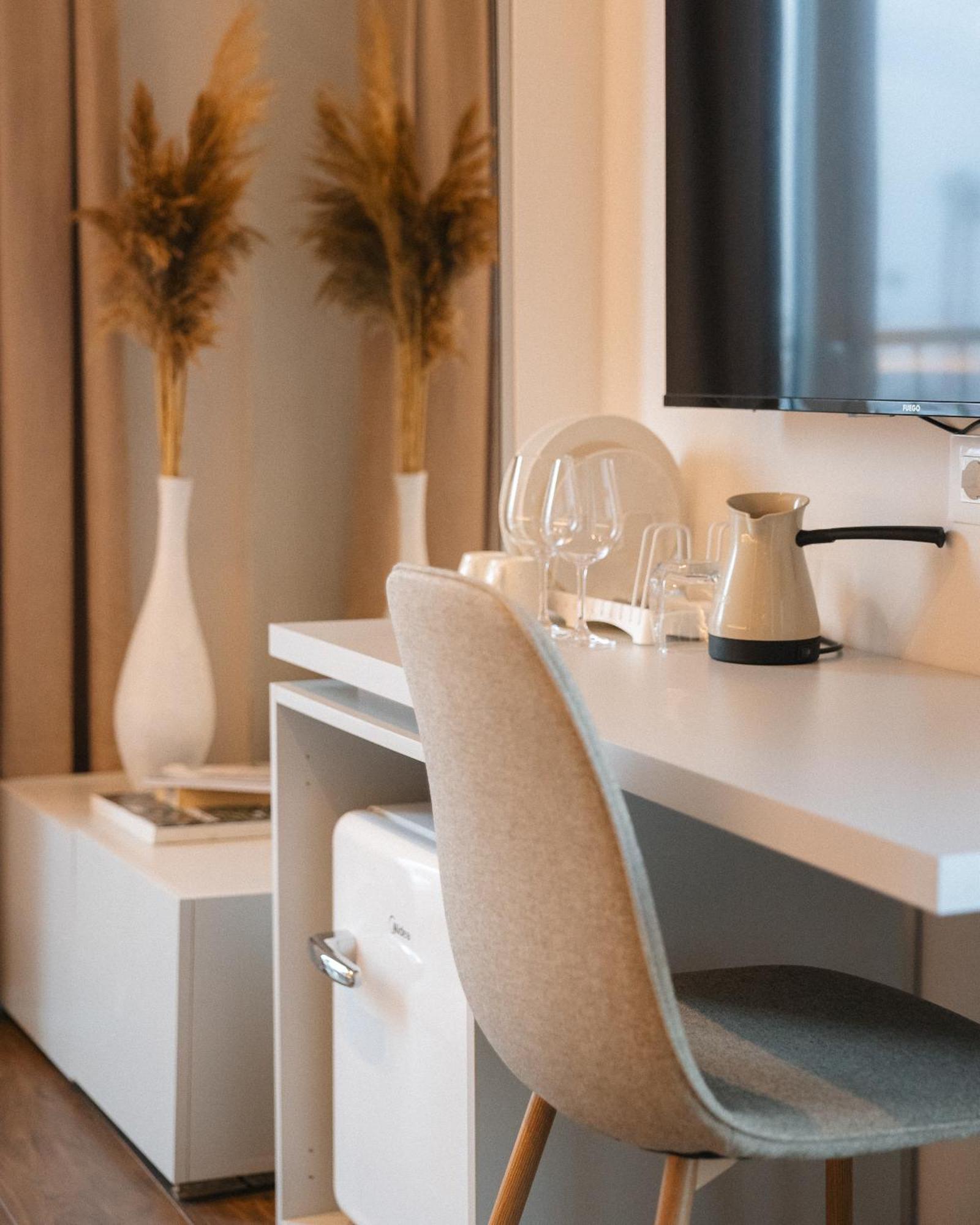 Etern Apart Hotel Priştine Dış mekan fotoğraf